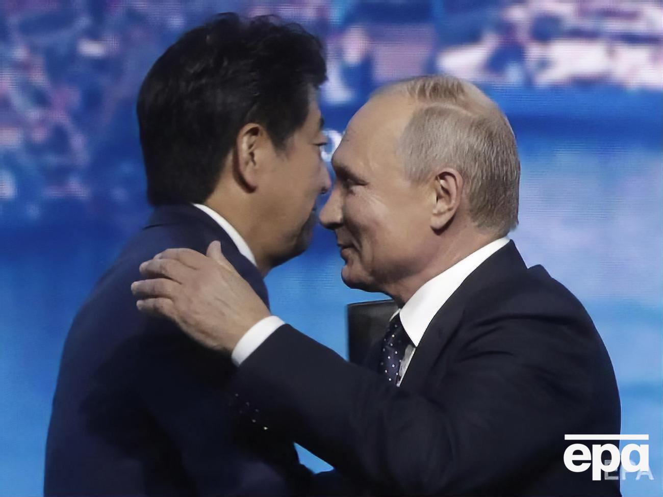 Прем'єр Японії Абе сказав Путіну, що ракети на території країни є власністю Японії