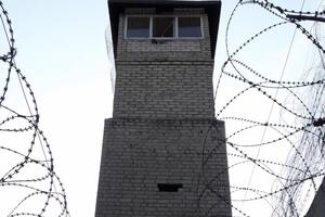 Тело нашли в колонии, расположенной в Новобаварском районе Харькова