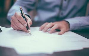 Прокуратура открыла уголовное производство по статье "использование заведомо поддельного документа"