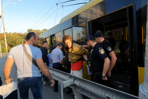 Підозрюваного впізнали пасажири