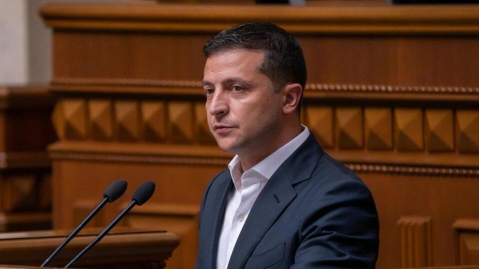 Зеленский (на фото) помиловал 12 россиян, утверждает Рыбин