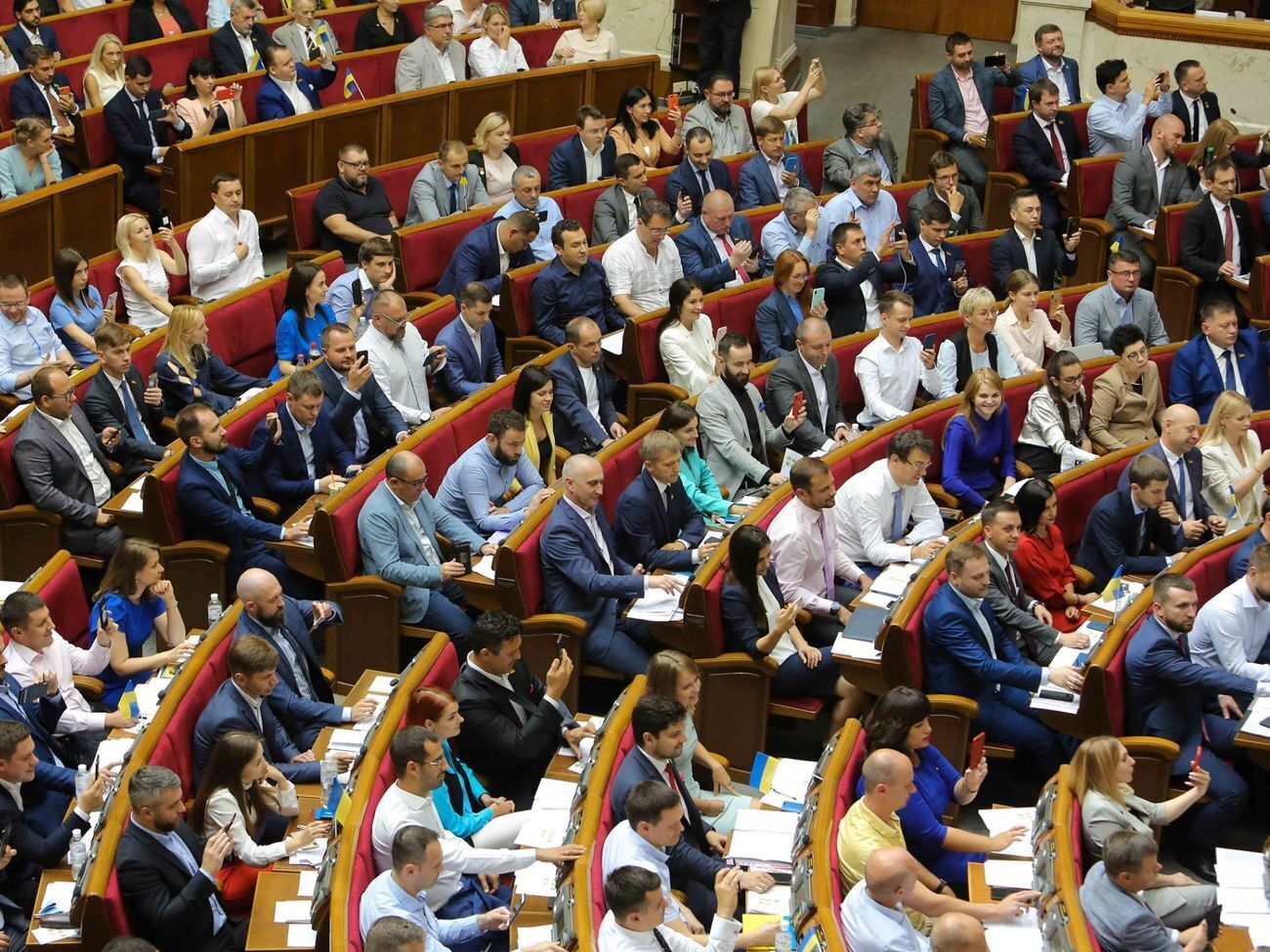 Фракція "Слуги народу" складається із 252 нардепів