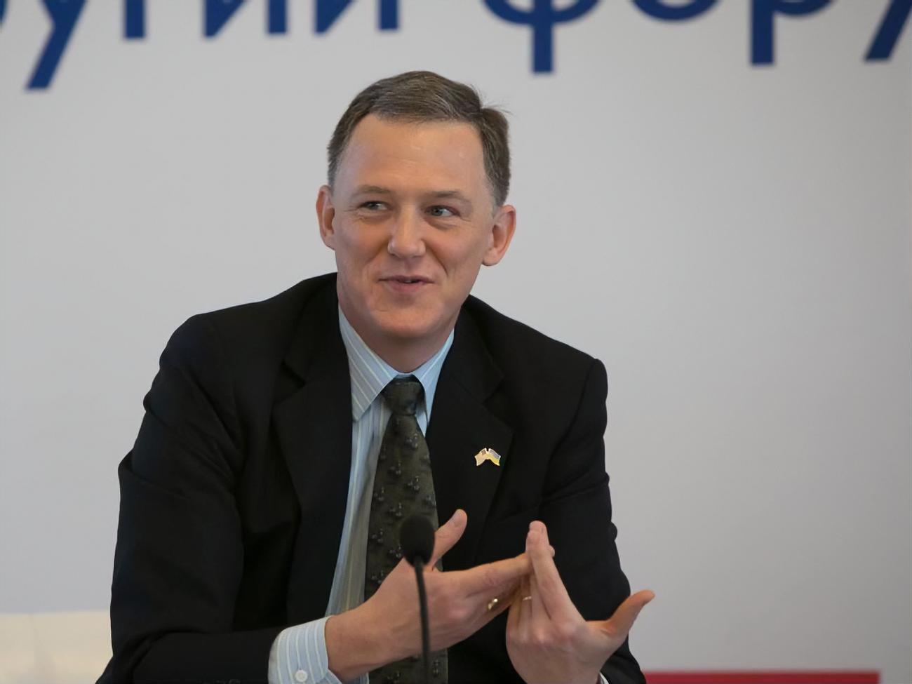 Кент: Ми наголошуємо на відданості української влади спробам принести мир на Донбас