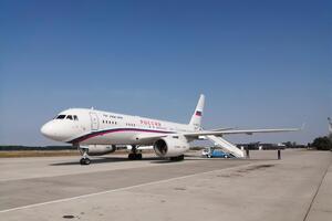 Борт с россиянами поднялся в воздух