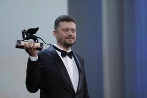 Васянович працював над фільмом як автор сценарію, режисер, оператор і продюсер