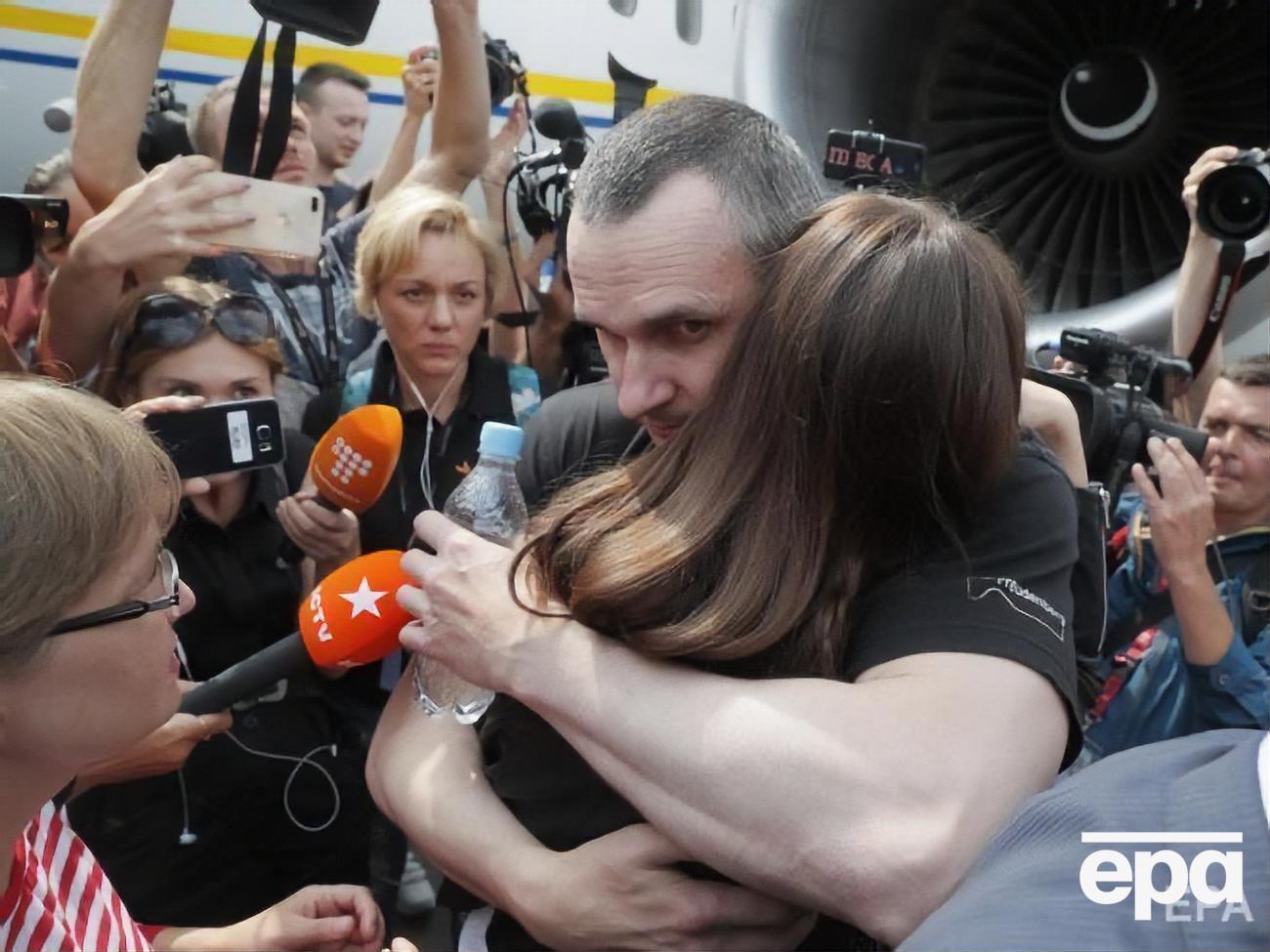 7 вересня між Україною та РФ відбувся обмін утримуваними особами. Сенцов повернувся в Україну