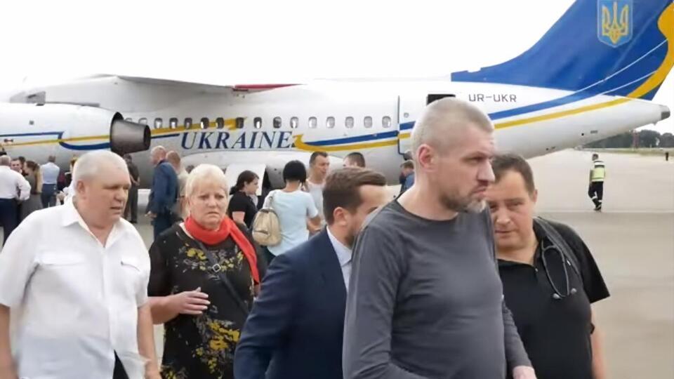 Клих (cправа) вернулся в Украину 7 сентября