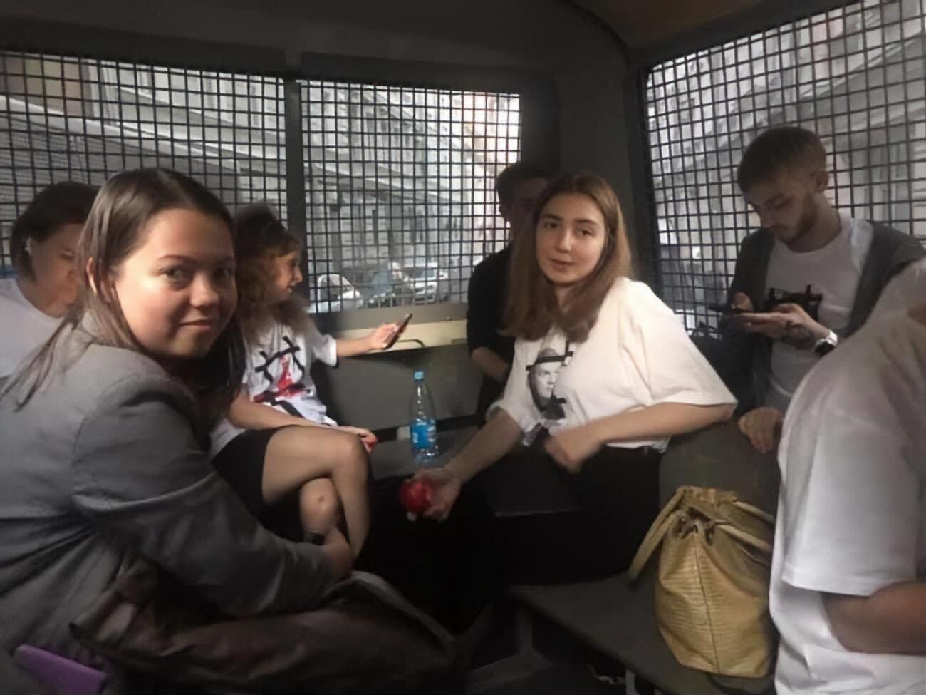 Активістів затримали, бо вони прийшли на акцію у футболках на підтримку фігурантів "московської справи"