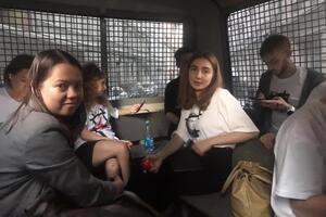 Активістів затримали, бо вони прийшли на акцію у футболках на підтримку фігурантів "московської справи"