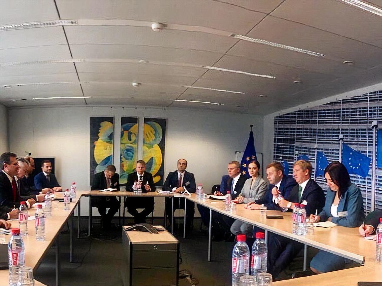 В переговорах будут участвовать Коболев и Оржель, отметила Бойко