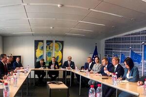 В переговорах будут участвовать Коболев и Оржель, отметила Бойко