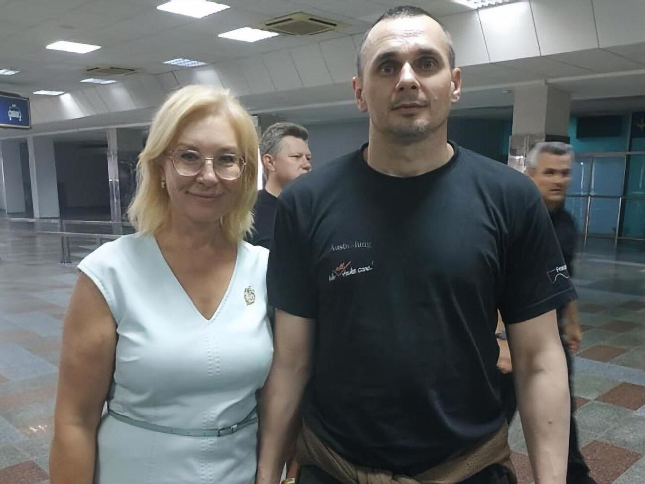 Одним зі звільнених, яким потрібне житло, є, за словами Денісової, Сенцов