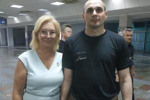 Одним зі звільнених, яким потрібне житло, є, за словами Денісової, Сенцов