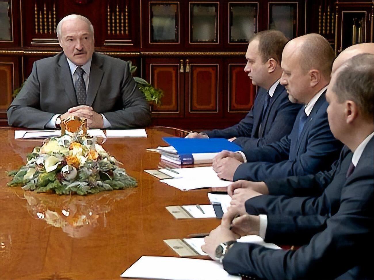 Лукашенко 31 декабря провел совещания по поводу поставок нефти