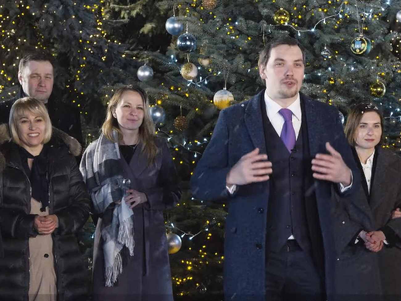 Гончарук поздравил украинцев с Новым годом