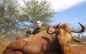 Фото Шуфрича возле убитой антилопы гну организатор сафари опубликовал в 2015 году