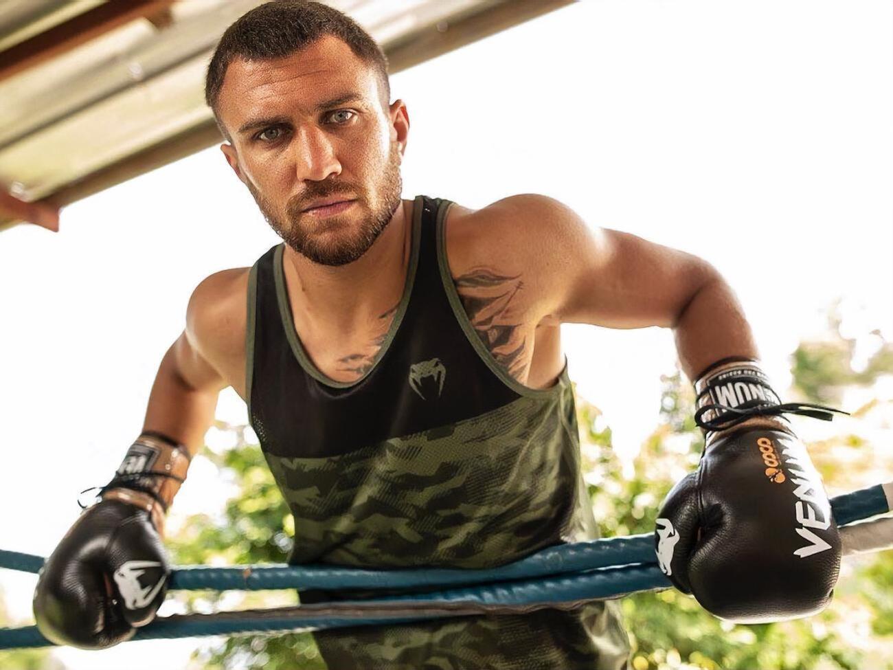 Ломаченко є чемпіоном світу з боксу за версіями WBC, WBO, WBA