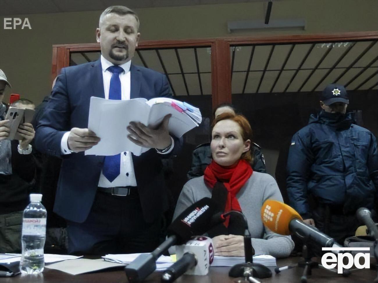 Судді заявили, що адвокат Кузьменко Добош принизливо висловлювався в нецензурній формі на їхню адресу