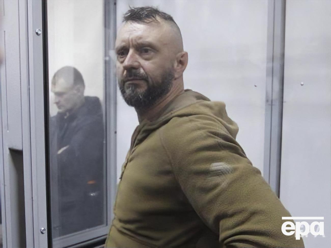 В оранізації нагадали, що, за даними журналістів, підозрюваний Андрій Антоненко вищий за людину, яка брала участь у закладенні вибухівки під машину Шеремета