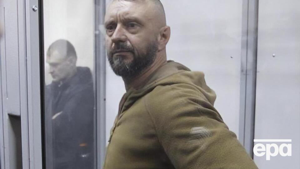 В оранізації нагадали, що, за даними журналістів, підозрюваний Андрій Антоненко вищий за людину, яка брала участь у закладенні вибухівки під машину Шеремета