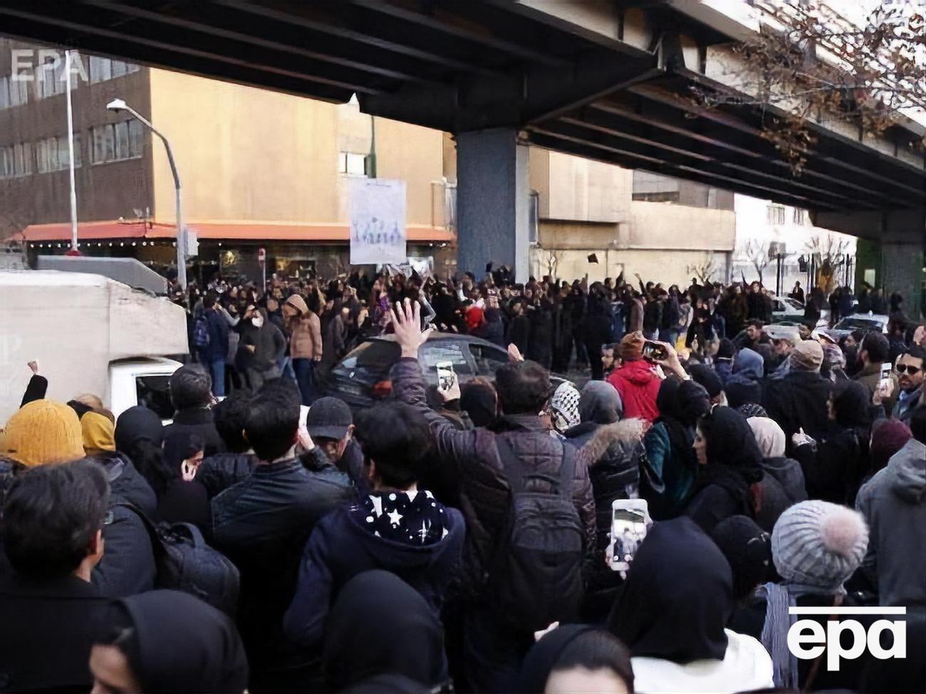 Протесты в Иране прошли 11 января