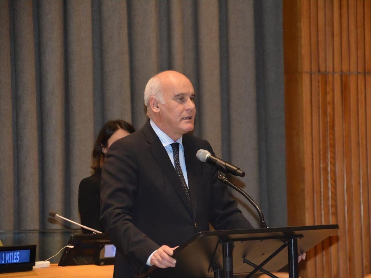 Алмейда работал постпредом ЕС в ООН и возглавлял дипломатическую миссию в Вашингтоне