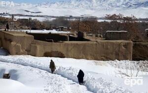 Из-за снега в некоторых домах в Афганистане обрушилась кровля