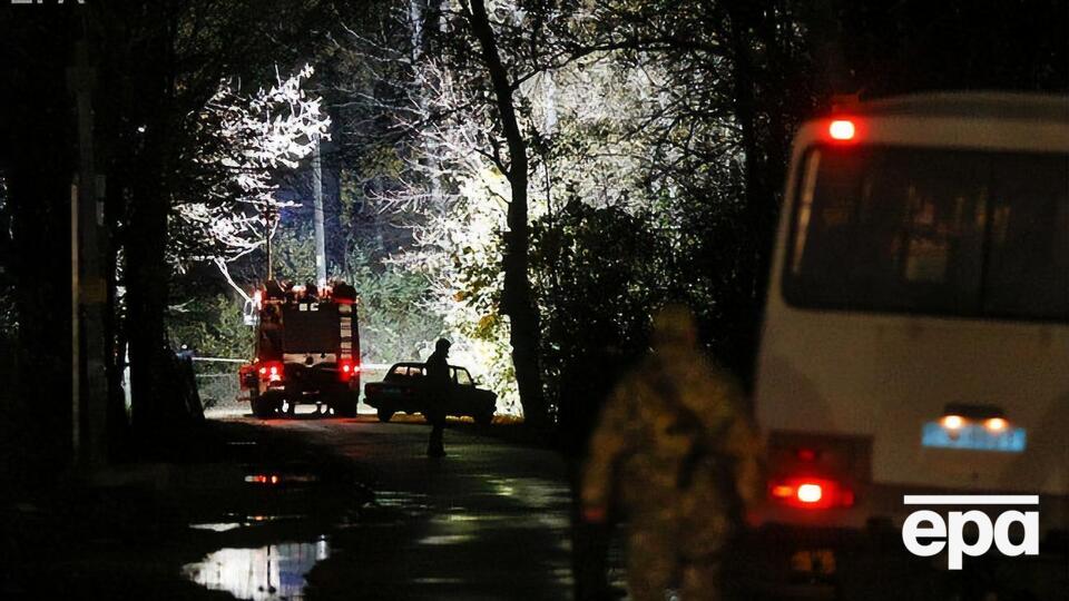 30 жовтня 2017 року в Київській області обстріляли автомобіль, у якому була Окуєва