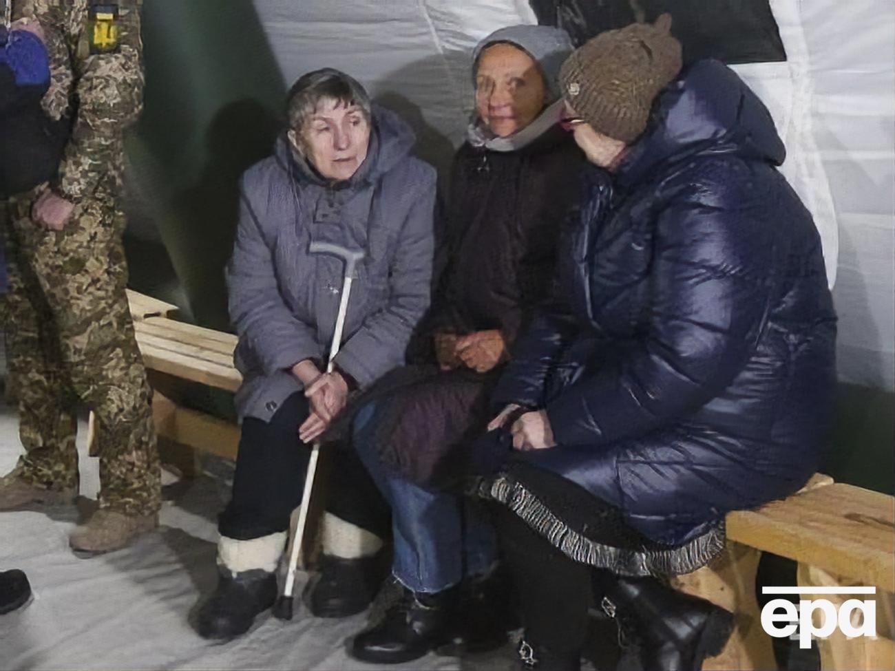 Терещенко на фото посредине