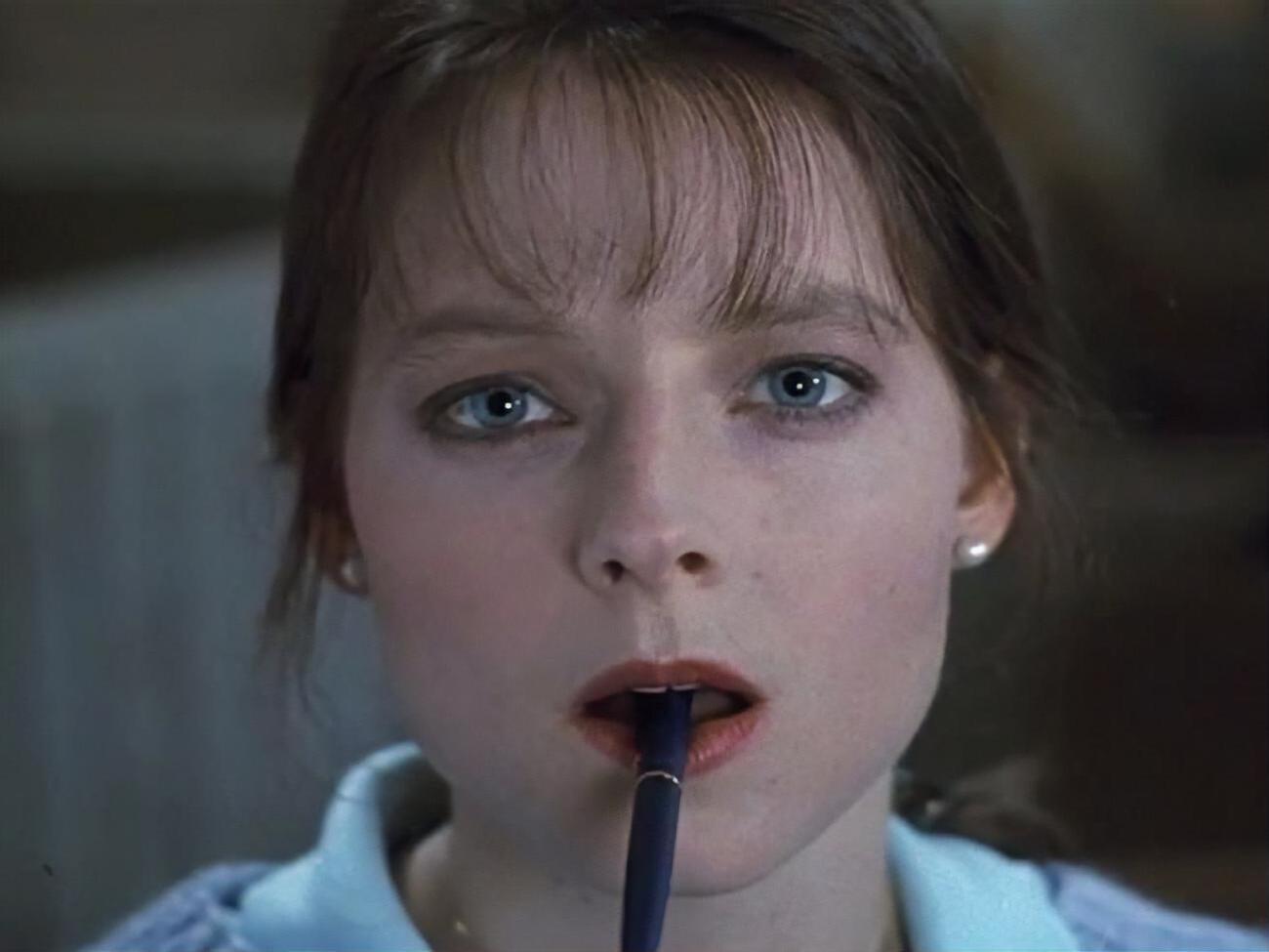 В оригинальном фильме главную роль исполнила Джоди Фостер