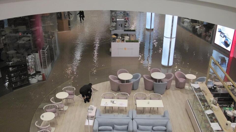 Работа ТРЦ Ocean Plaza временно приостановлена