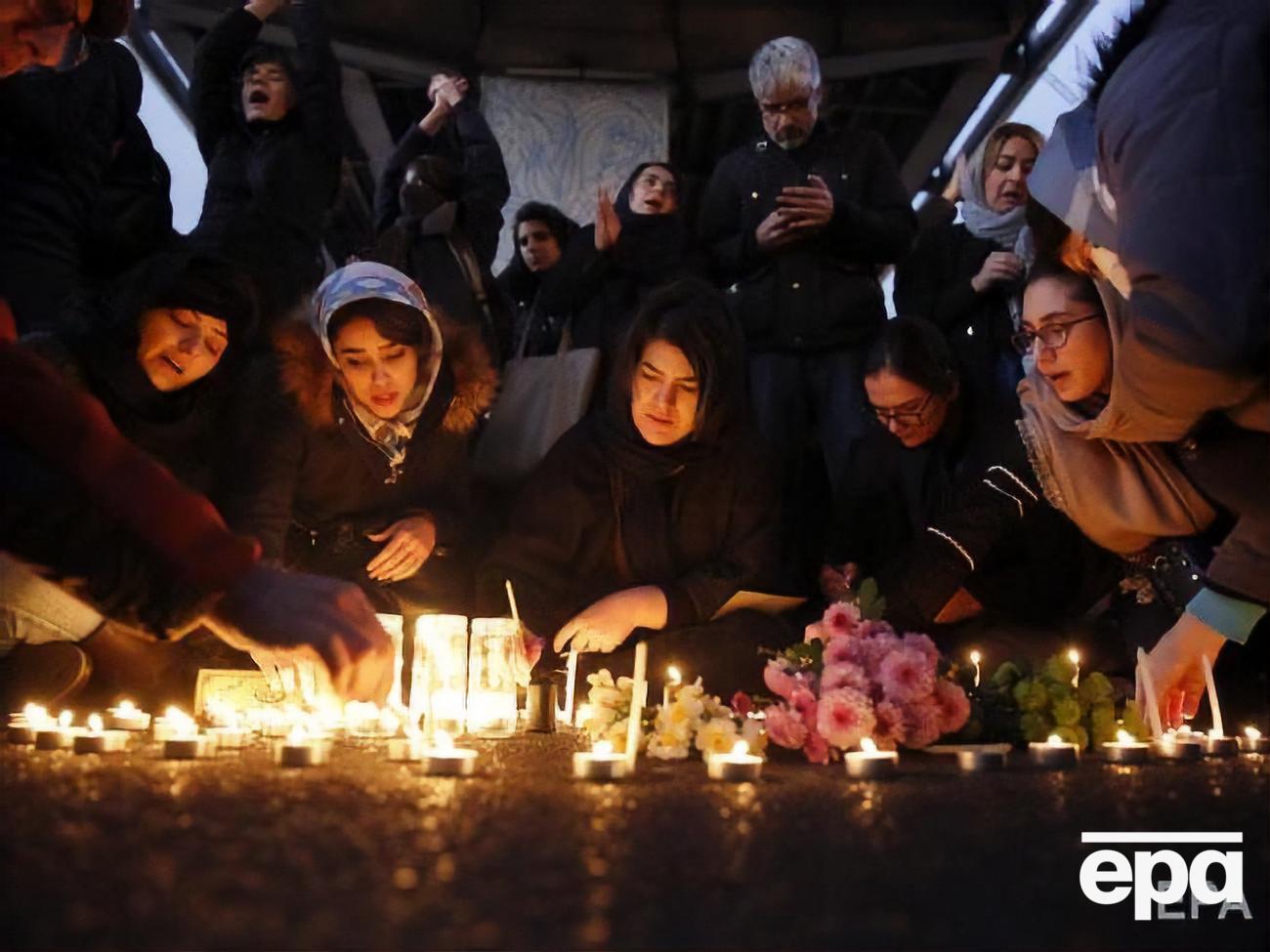 На борту разбившегося самолета было больше всего иранцев