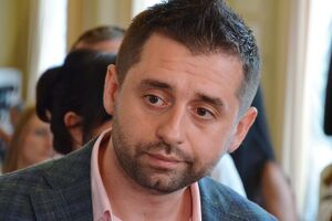 Арахамия (на фото): Вместо Венедиктовой будет Костин, а по международной политике – Мережко