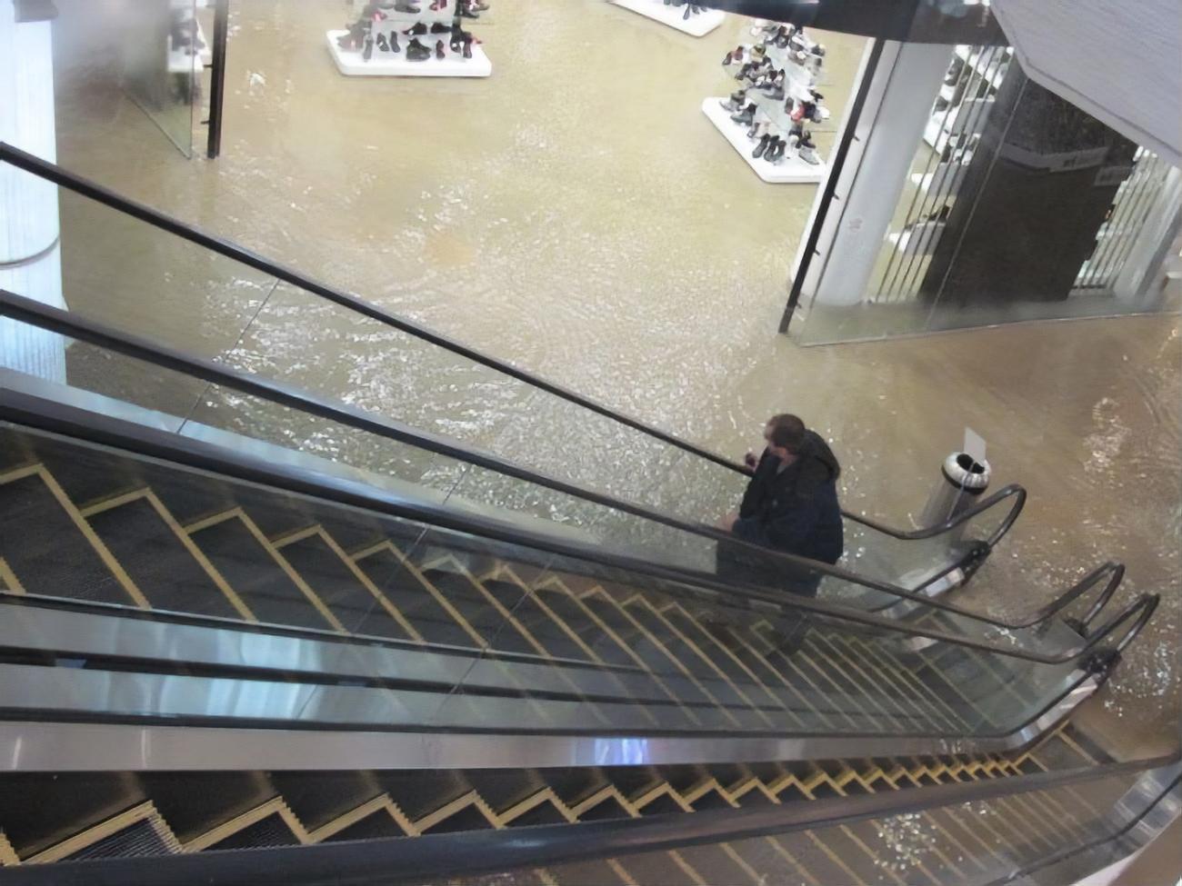 В результате аварии в Киеве семь человек были госпитализированы с ожогами