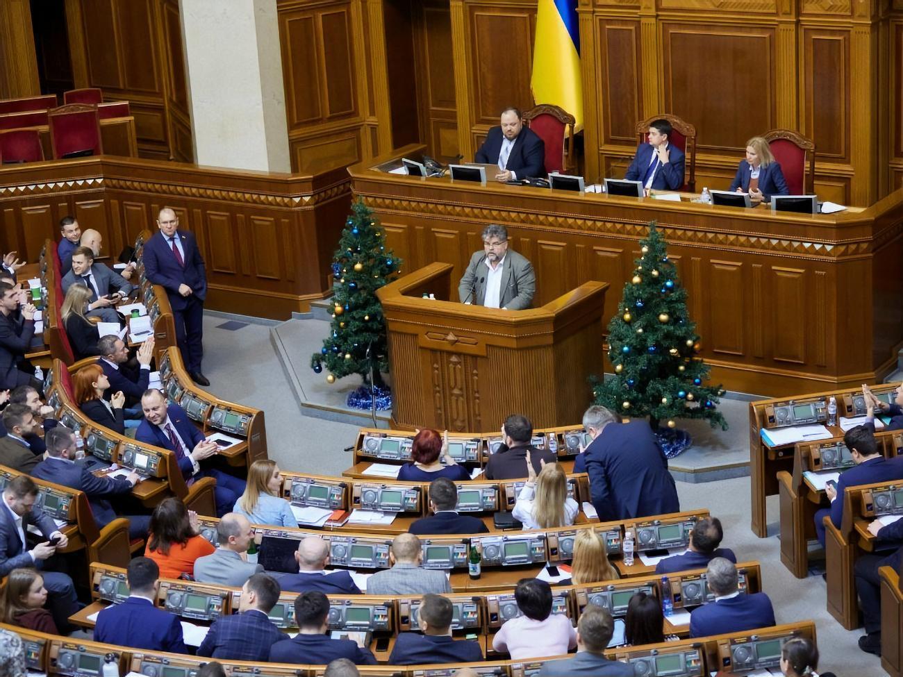 Документ поддержало 368 народных депутатов
