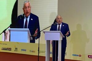 Харитонов представляє КПРФ