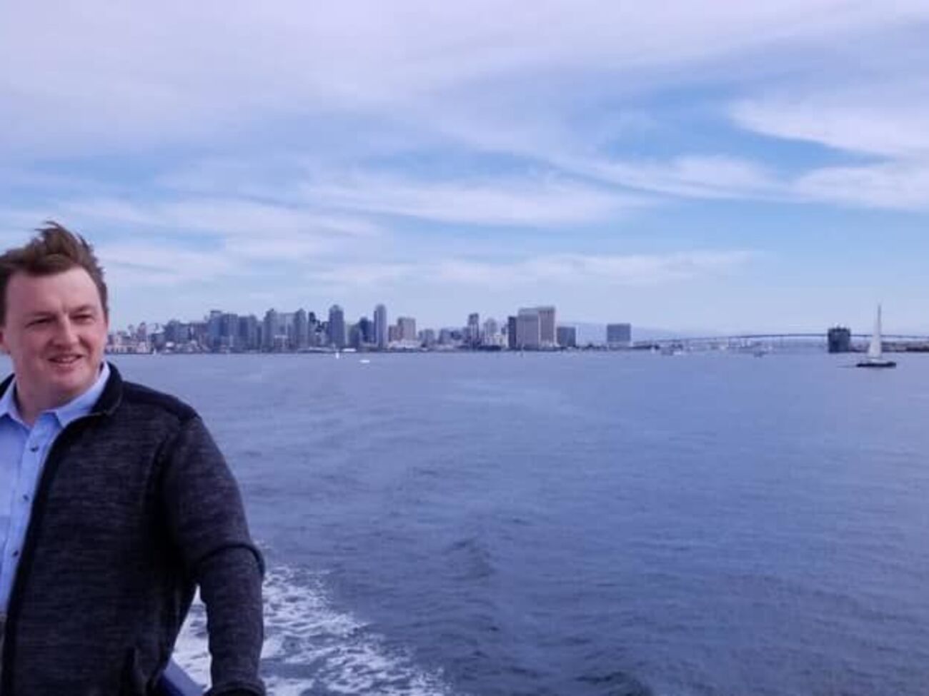 Людям не нравятся высокие зарплаты чиновников и депутатов. Но правда такая: или высокие зарплаты от государства, или конверты. Третьего не дано