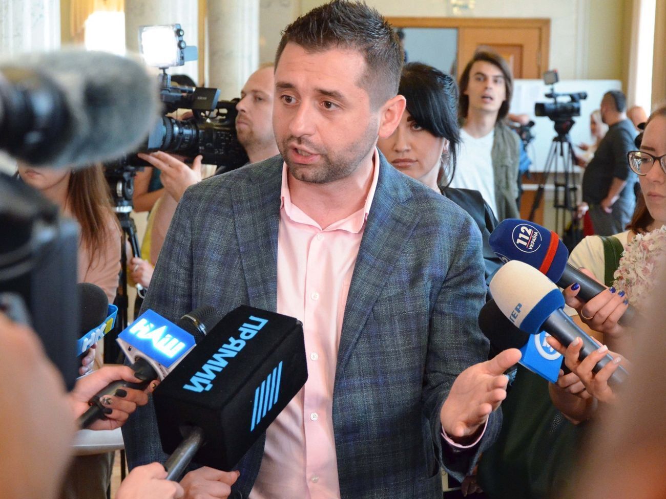 Арахамия:&nbsp;Сейчас мы планируем проголосовать все законопроекты, которые есть на повестке дня