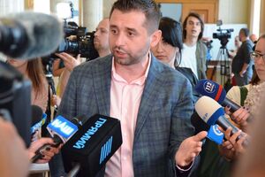 Арахамия: Сейчас мы планируем проголосовать все законопроекты, которые есть на повестке дня
