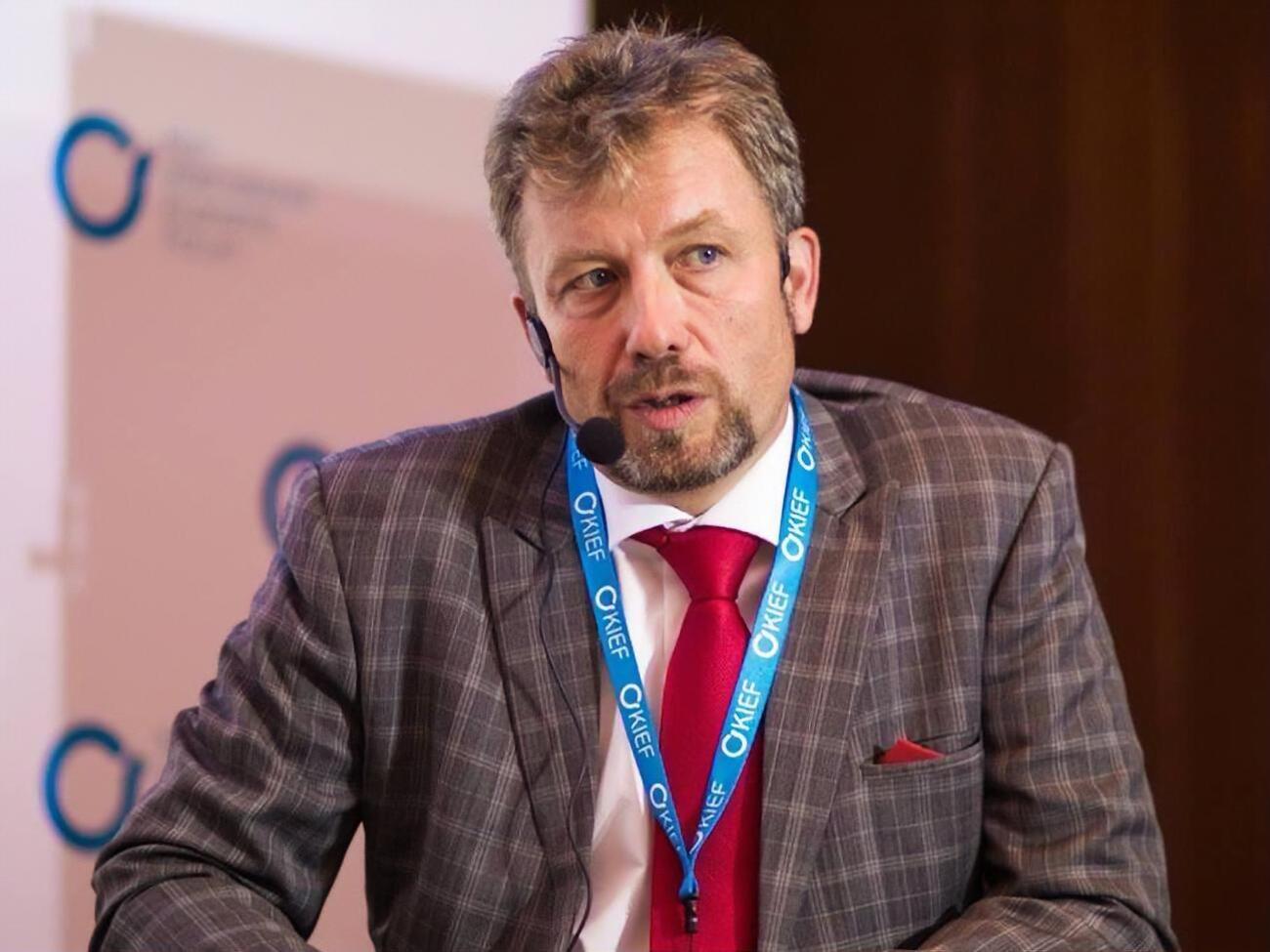 Сергей Будкин:&nbsp;Между Украиной и Австралией можно проводить много параллелей. Как ни парадоксально, но обе страны &ndash;&nbsp;естественные конкуренты друг друга, поскольку структуры экономик очень схожи, но результаты для стран различны