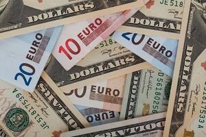 НБУ установил официальный курс гривны к иностранным валютам на 15 января