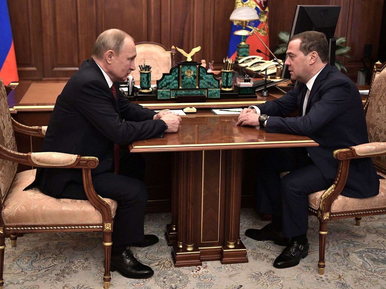 Путін і Медведєв (на фото праворуч) зустрілись 15 січня