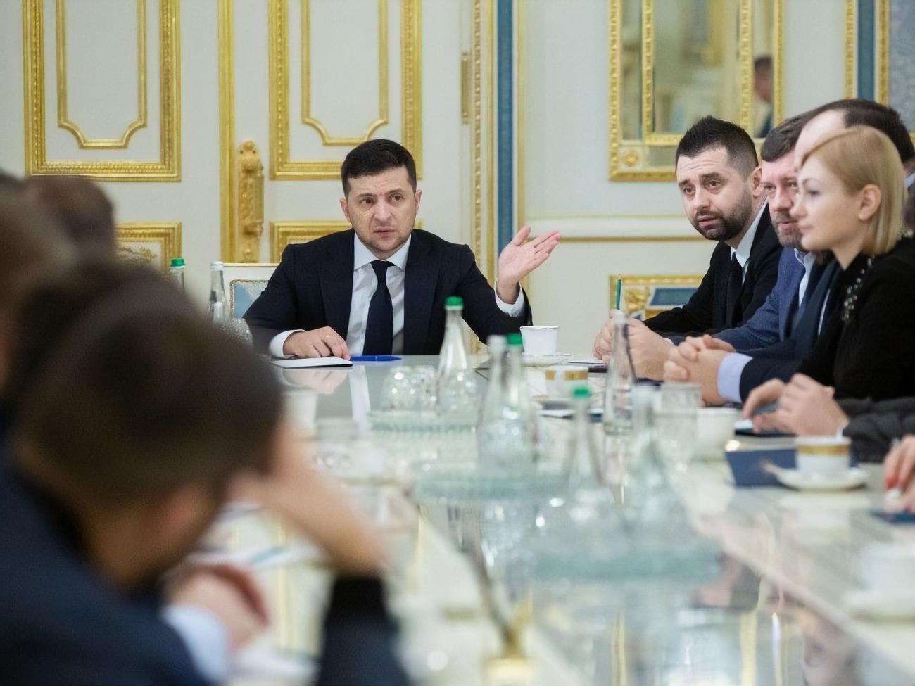 Зеленський і депутати від "Слуги народу" вважають, що реформа децентралізації потребує детального обговорення