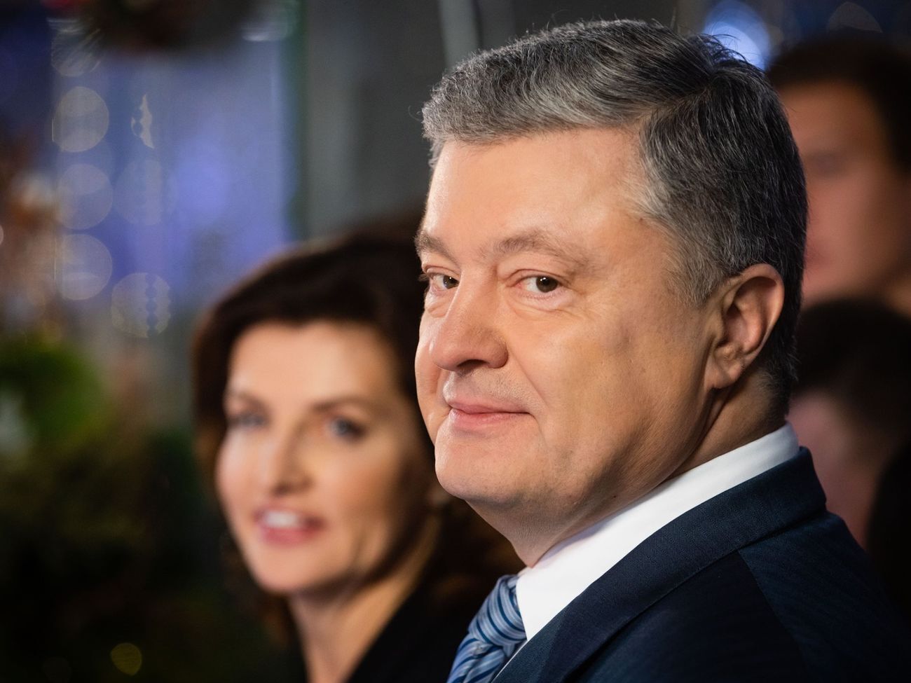 Порошенко: Подивіться, на яких каналах вийшла атака на український уряд