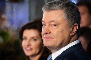 Порошенко: Подивіться, на яких каналах вийшла атака на український уряд