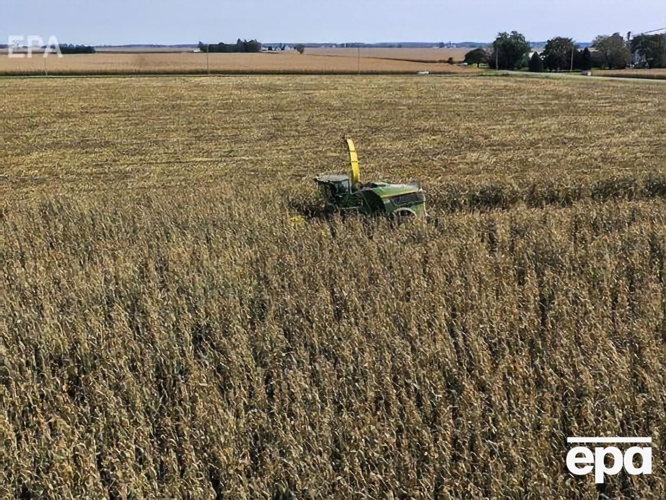 С 2002 года в Украине действует мораторий на продажу земель сельскохозяйственного назначения