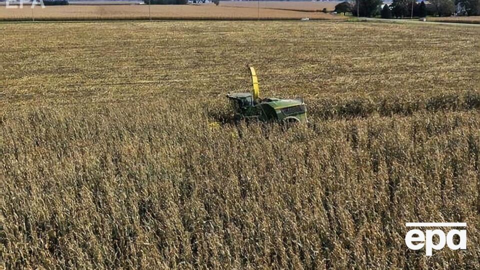 С 2002 года в Украине действует мораторий на продажу земель сельскохозяйственного назначения