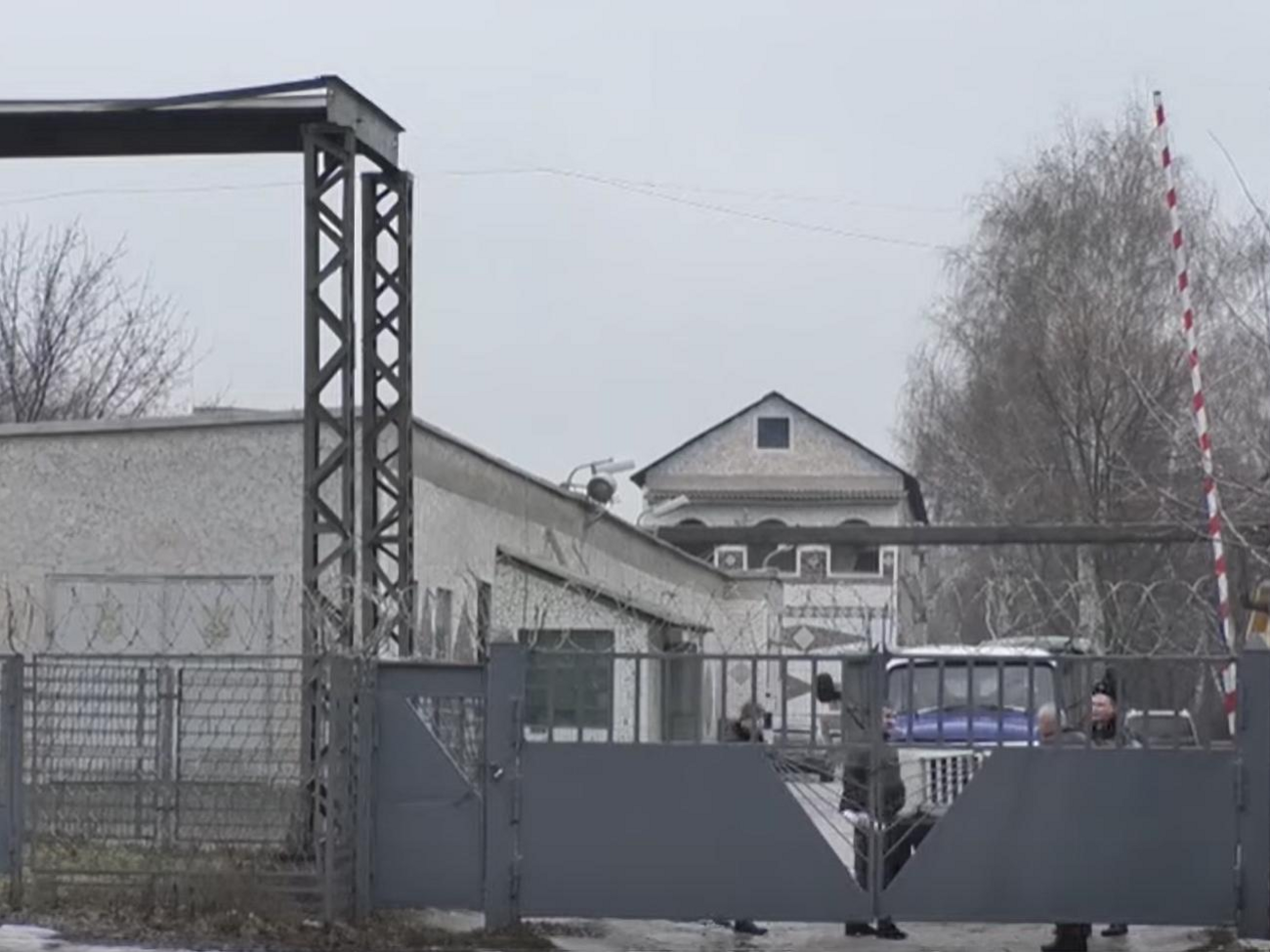 Правозахисники вважають, що адміністрація колонії запровадила особливий режим, щоб приховати від громадськості тортури в установі