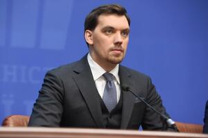 Гончарук сообщил, что решение уйти в отставку связано с публикацией в СМИ "файлов, смонтированных из фрагментов записей совещаний в правительстве"