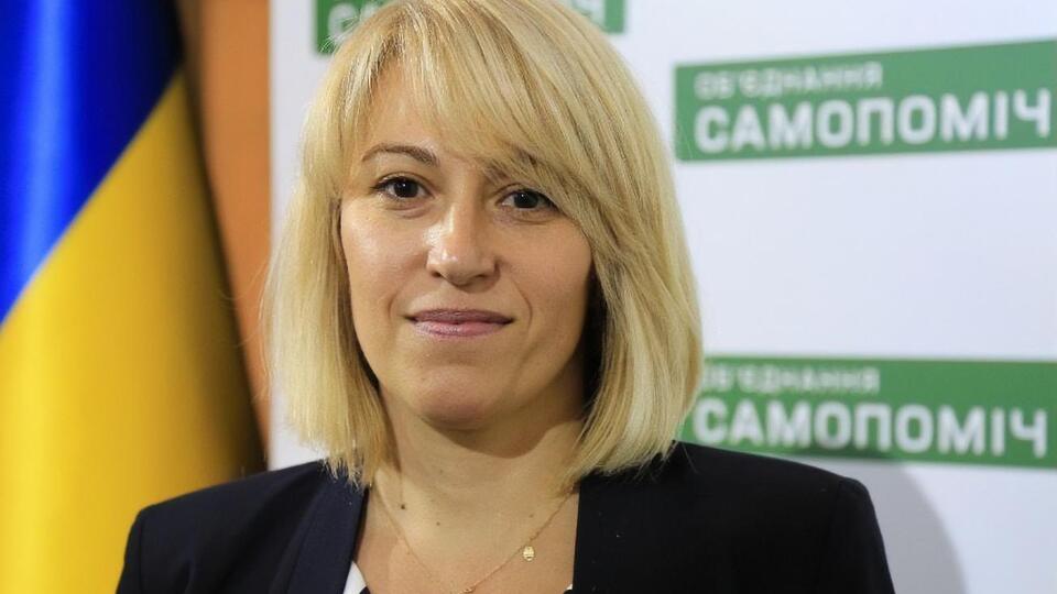 Бабак подала заяву про звільнення за власним бажанням